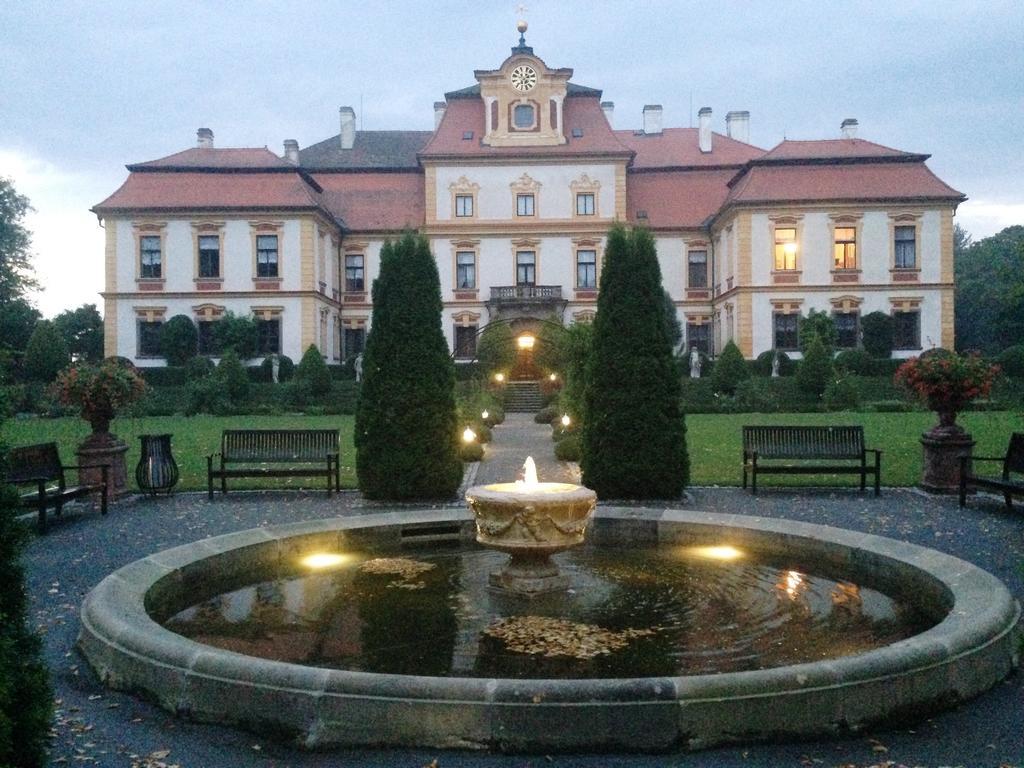 Apartament Zamek Jemniste Postupice Zewnętrze zdjęcie